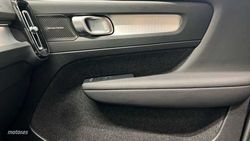Volvo XC40 2.0 B3 PLUS DARK AUTO 163 CV - Miniatura 25
