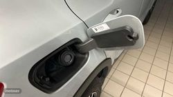 Volvo XC40 2.0 B3 PLUS DARK AUTO 163 CV - Miniatura 32