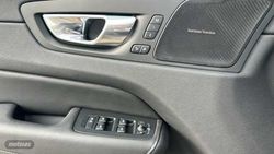 Volvo XC 60 2.0 T6 RECHARGE ULTRA DARK AUTO 4WD 350 5P - Miniatura 28