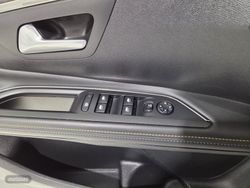 Peugeot 5008 5008 1.5 BLUE-HDI ROADTRIP EAT8 AUTOMATICO 7 PLAZAS - Miniatura 12