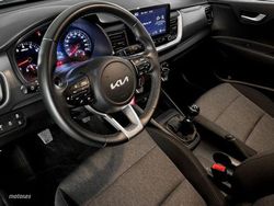 Kia Stonic 1.2 84CV Concept - Miniatura 8