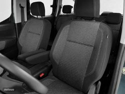 Peugeot Rifter 1.5 BlueHDI 100CV Allure 5+2 - Miniatura 18