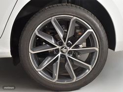 Skoda Kamiq 1.0 TSI 115CV Sport DSG - Miniatura 17