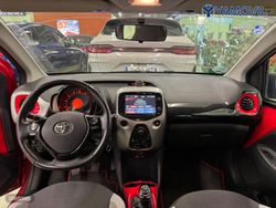 Toyota Aygo 1.0 70 x-play 51 kW (69 CV) - Miniatura 5