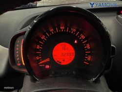 Toyota Aygo 1.0 70 x-play 51 kW (69 CV) - Miniatura 6