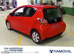 Toyota Aygo 70 City 50 kW (68 CV) - Miniatura 4