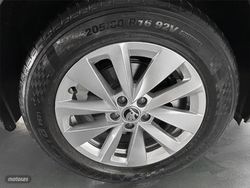 Skoda Kamiq 1.0 TSI 115CV Selection DSG - Miniatura 21