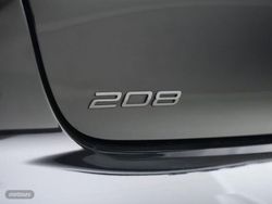 Peugeot 208 1.2 Hybrid 110CV Allure eDCS6 - Miniatura 22