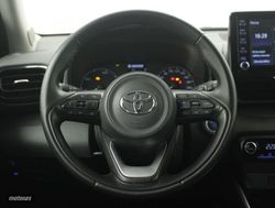 Toyota Yaris 1.5 VVT-I HEV ACTIVE TECH 5P - Miniatura 13