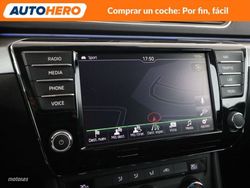 Skoda Superb 2.0 TDI Style - Miniatura 20