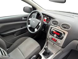 Ford Focus 1.6 TDCi 90 Business - Miniatura 6