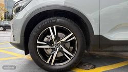 Volvo XC40 2.0 B3 MHEV PLUS DARK DCT 5P - Miniatura 10