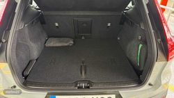Volvo XC40 2.0 B3 MHEV PLUS DARK DCT 5P - Miniatura 14