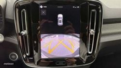 Volvo XC40 2.0 B3 MHEV PLUS DARK DCT 5P - Miniatura 15