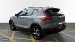 Volvo XC40 2.0 B3 MHEV PLUS DARK DCT 5P - Miniatura 2