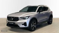 Volvo XC40 2.0 B3 MHEV PLUS DARK DCT 163 CV - Miniatura 1