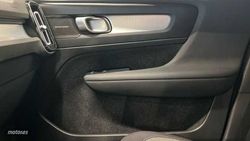 Volvo XC40 2.0 B3 MHEV PLUS DARK DCT 163 CV - Miniatura 25