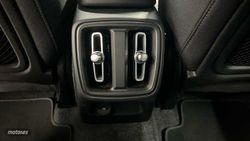 Volvo XC40 2.0 B3 MHEV PLUS DARK DCT 163 CV - Miniatura 29