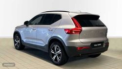 Volvo XC40 2.0 B3 MHEV PLUS DARK DCT 163 CV - Miniatura 4