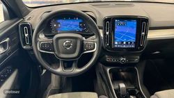 Volvo XC40 2.0 B3 MHEV PLUS DARK DCT 163 CV - Miniatura 9