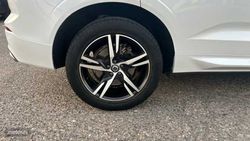 Volvo XC 60 2.0 B4 D R-DESIGN AUTO 197 5P - Miniatura 9