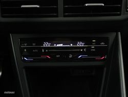Volkswagen Polo 1.0 TSI 70KW R-LINE 5P - Miniatura 11