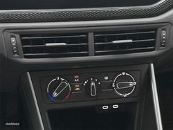 Volkswagen Taigo 1.0 TSI 95CV Connect - Miniatura 16