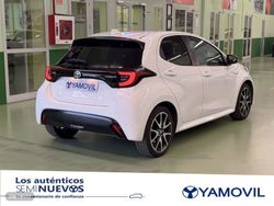 Toyota Yaris 120H Style 85 kW (116 CV) - Miniatura 2