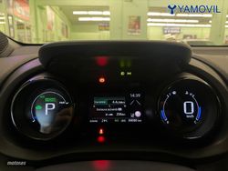 Toyota Yaris 120H Style 85 kW (116 CV) - Miniatura 6