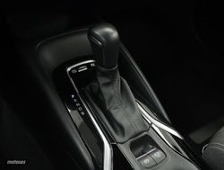 Toyota Corolla fam. 1.8 HEV ACTIVE PLUS E-CVT 5P - Miniatura 10