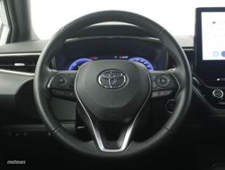 Toyota Corolla fam. 1.8 HEV ACTIVE PLUS E-CVT 5P - Miniatura 13