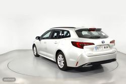 Toyota Corolla fam. 1.8 HEV ACTIVE PLUS E-CVT 5P - Miniatura 2