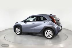 Toyota Aygo 1.0 VVT-I PLAY 5P - Miniatura 18