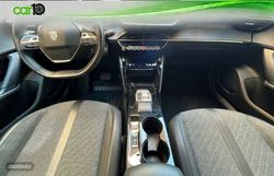 Peugeot 2008 Allure Puretech 130 S&S EAT8 - Miniatura 8