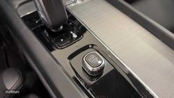 Volvo XC 60 2.0 B4 D PLUS DARK AUTO 197 5P - Miniatura 26