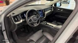 Volvo XC 60 2.0 B4 D PLUS DARK AUTO 197 5P - Miniatura 4