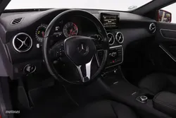 Mercedes Clase A A250 URBAN 7G-DCT AUTO 211CV 5P # CUERO,LEVAS EN VOLANTE - Miniatura 11