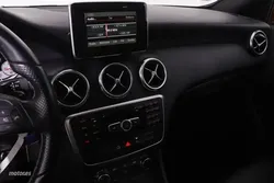 Mercedes Clase A A250 URBAN 7G-DCT AUTO 211CV 5P # CUERO,LEVAS EN VOLANTE - Miniatura 13