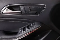Mercedes Clase A A250 URBAN 7G-DCT AUTO 211CV 5P # CUERO,LEVAS EN VOLANTE - Miniatura 18
