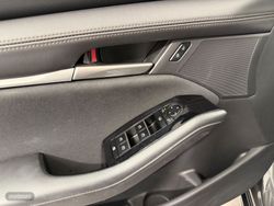 Mazda Mazda3 2.0 e-SKYACTIV-G 90KW PRIME-LINE - Miniatura 28