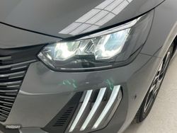 Peugeot 208 Allure HYBRID 100 eDCS6 - Miniatura 19