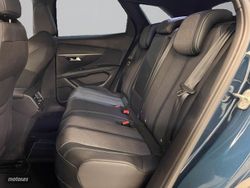 Peugeot 3008 Plug-in Hybrid 180 e-EAT8 Allure Pack - Miniatura 8