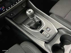 Nissan Qashqai DIG-T 140 mHEV Acenta 4x2 103 kW (140 CV) - Miniatura 14
