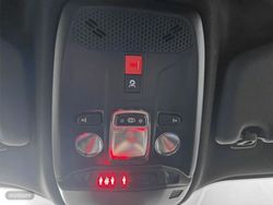 Peugeot 2008 1.2 145CV Allure Hybrid eDCS6 - Miniatura 17