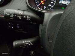 MG ZS 1.0T Luxury - Miniatura 19