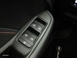 MG ZS 1.0T Luxury - Miniatura 20