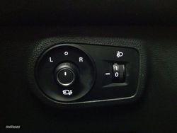 MG ZS 1.0T Luxury - Miniatura 21