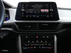 Volkswagen T-Roc 1.5 TSI 150CV Life - Miniatura 15