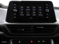 Volkswagen T-Roc 1.5 TSI 150CV Life - Miniatura 9