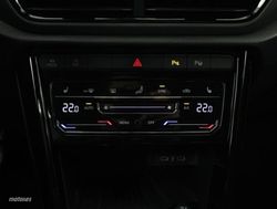 Volkswagen T-Roc 1.5 TSI 110KW DSG DARK LINE 5P - Miniatura 11